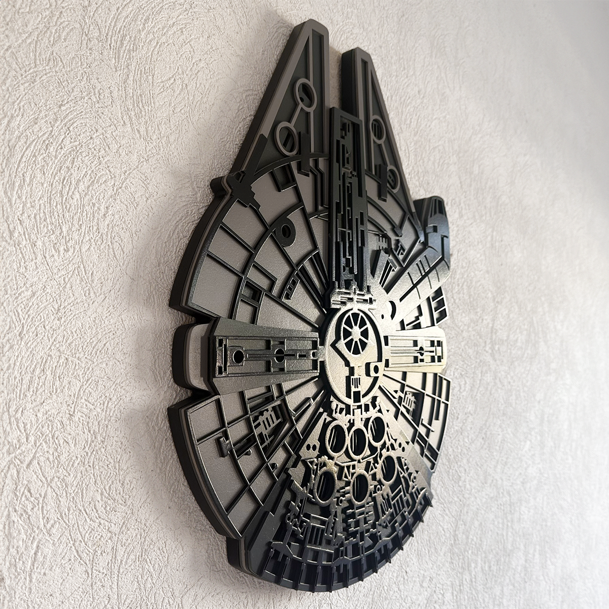 Figura Decorativa de Pared Halcón Milenario de Múltiples Capas