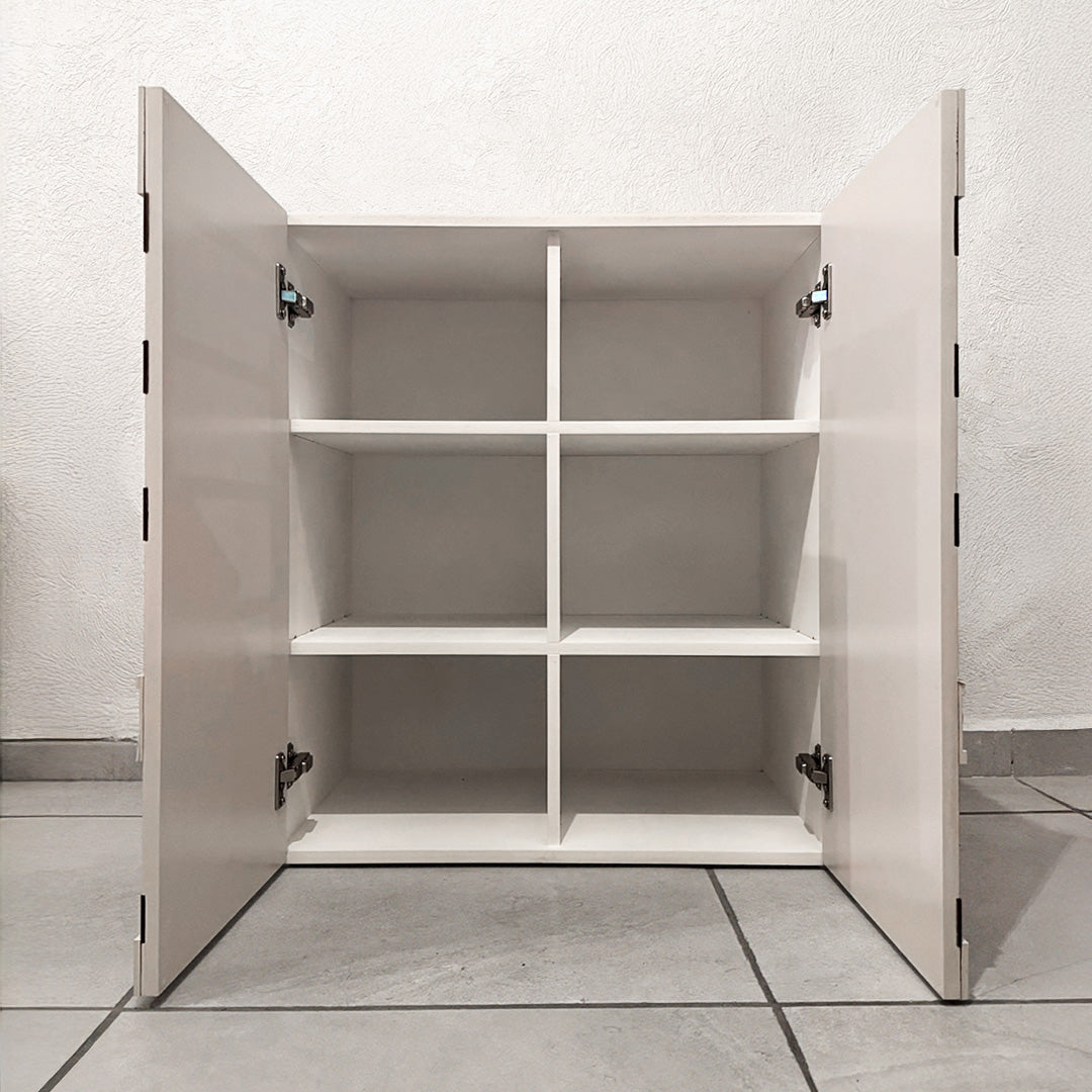 Gabinete de Almacenamiento Inspirado en Control NES